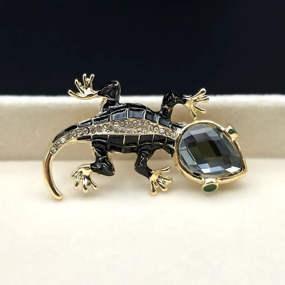Yellow Gold with White Diamond and Gray Crystal Enamel Lizard Pin Back Brooch
